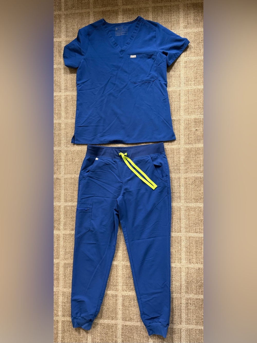 FIGS Navy Blue Scrub Set - Catarina V-Neck & Zamora Joggers (Neon Drawstring)